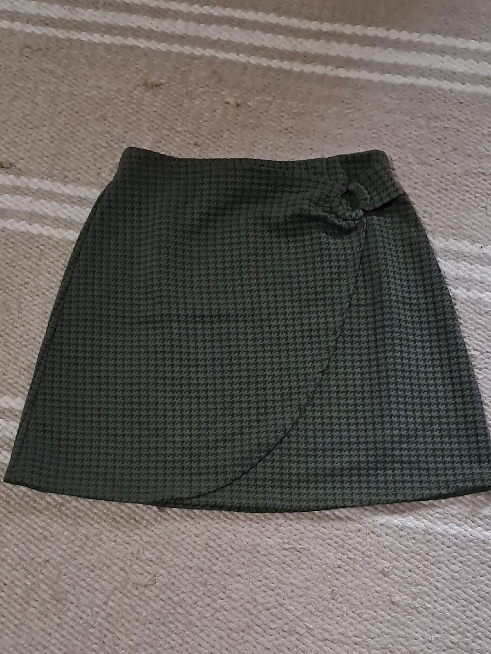 Gilli Olive Green Houndstooth Wrap Mini Skirt